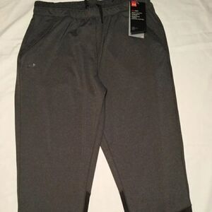NWT Under Armour Gray Leggings Small